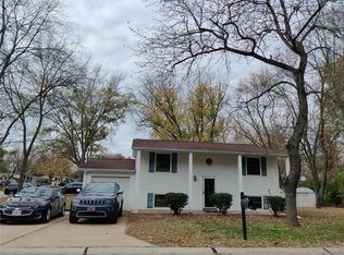 535 Keeney Dr, Saint Charles, MO 63304