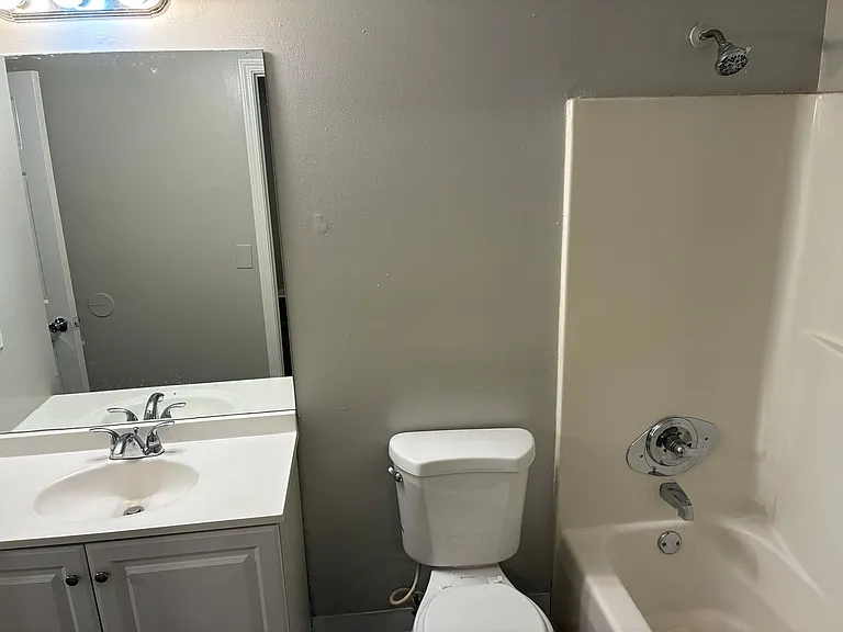 2702 W Kentucky St — Photo 8