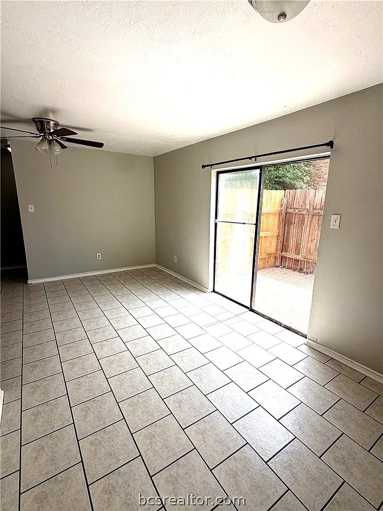 2 bed, 800 sqft, $900 — Photo 4