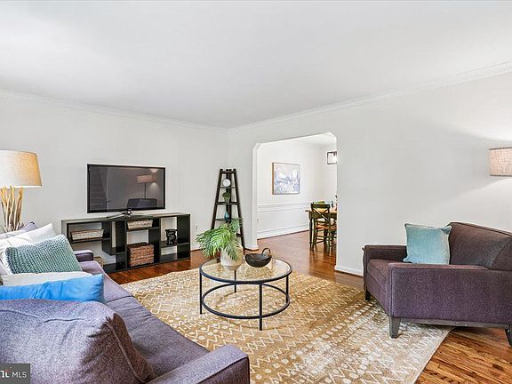 3rd image of 13 Pitt Ct