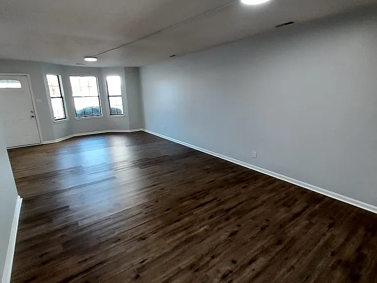 12 Heywood Ln — Photo 11