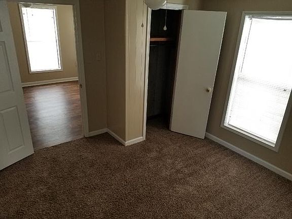 5th image of 1009 Live Oak St