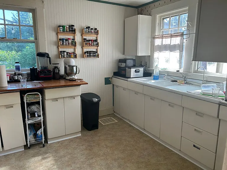 206 E Main St — Photo 20