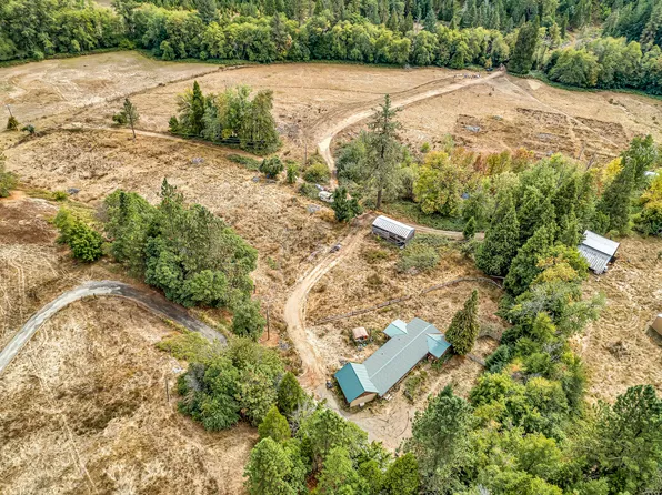 85 Speaker Rd, Wolf Creek, OR 97497