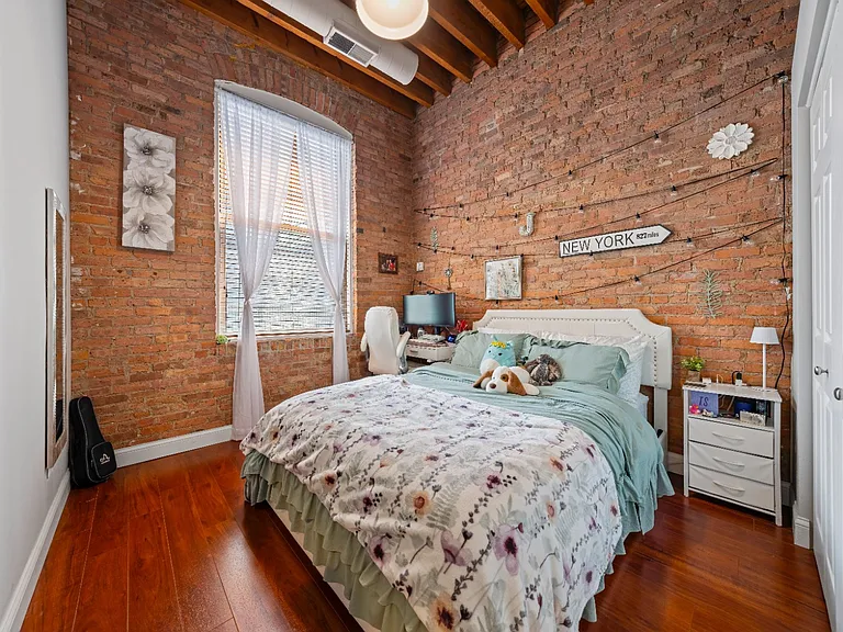 359 W Chicago Ave #2S — Photo 8