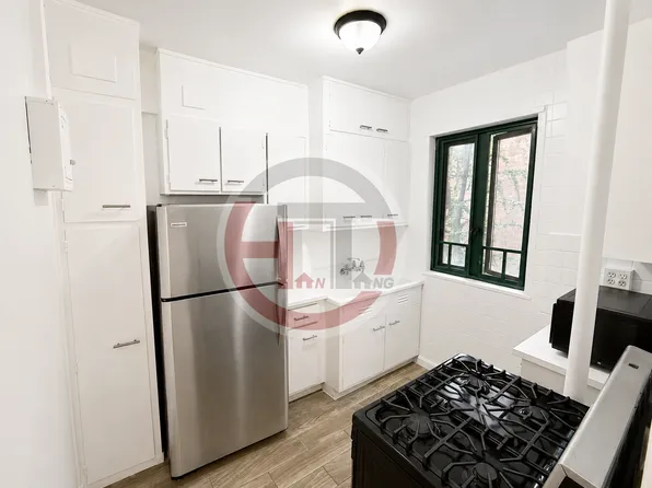 1 Metropolitan Oval, Bronx, NY
