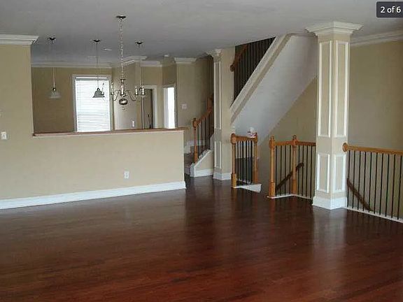 2nd image of 3275 Greenwood Oak Dr