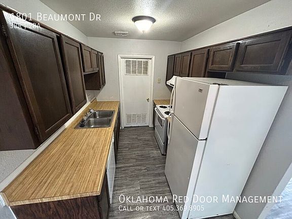 3rd image of 1801 Beaumont Dr