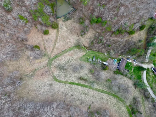 207 Gilliam Rd, Beattyville, KY 41311