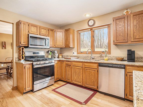 4th image of 4300 Pine Knoll Ave