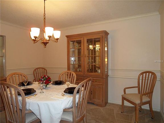 4th image of 217 Royal Oaks Cir