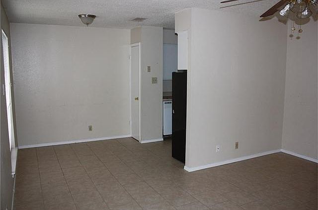 2nd image of 5301 Saint Georges Grn APT B