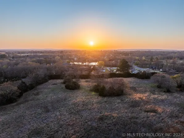 1 S Mission Ln, Okmulgee, OK 74447