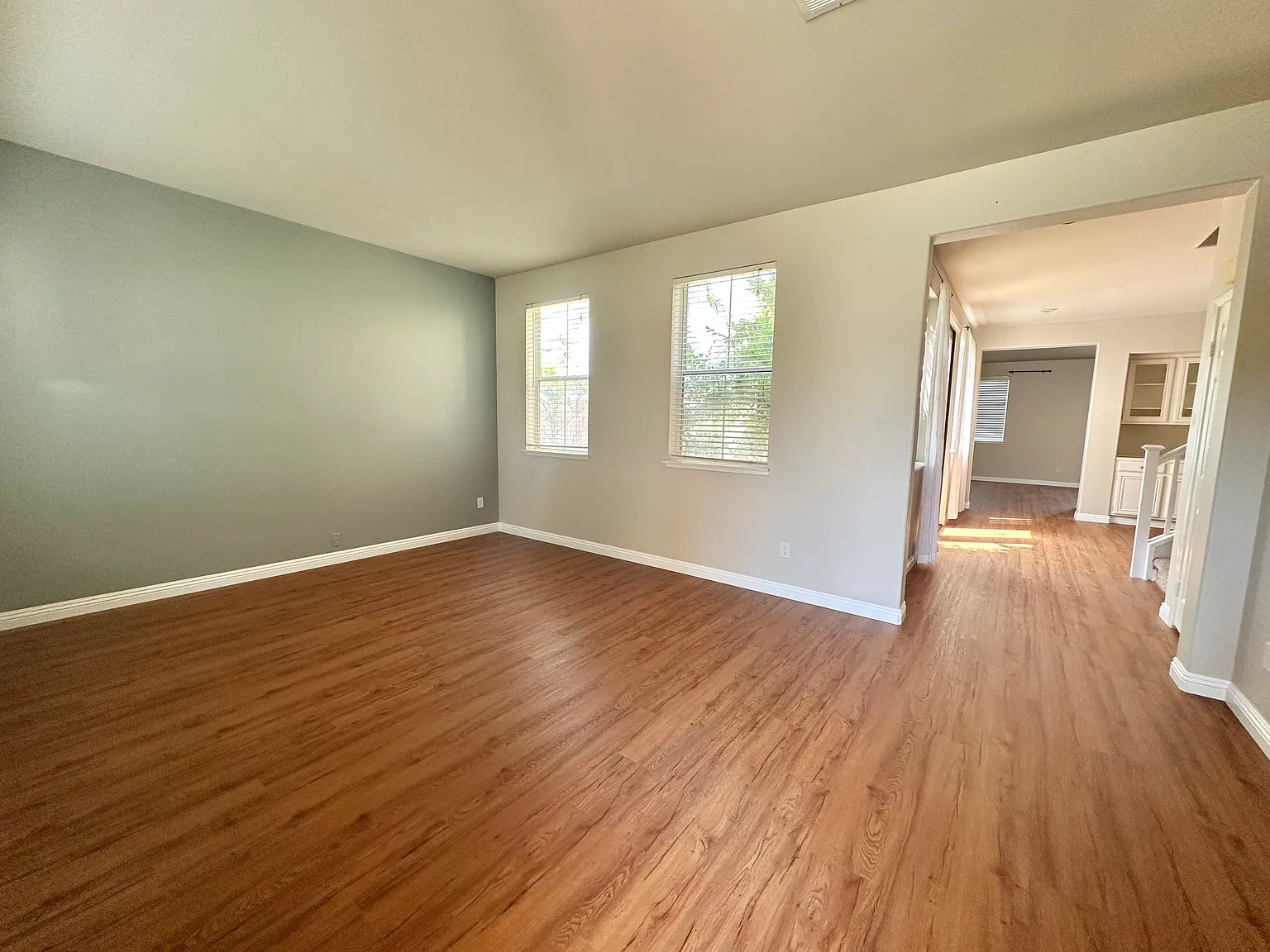 4 bed, 2.5 bath, 2814 sqft, $3,450 — Photo 2