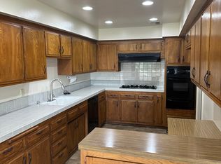 445 S Los Robles Ave #304, Pasadena, CA 91101