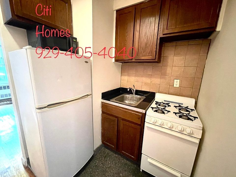 2nd image of 1746 2nd Ave #C5