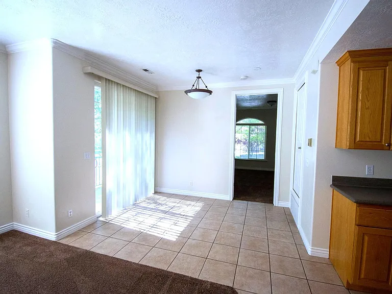 272 W 400 N #207 — Photo 12
