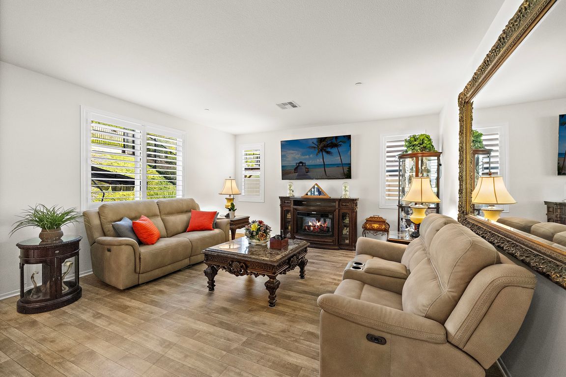 next background image