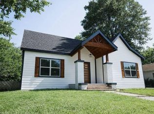 617 E 9th St, Bonham, TX 75418