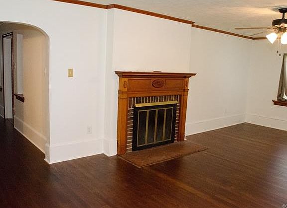 4th image of 800 Dixon Dr