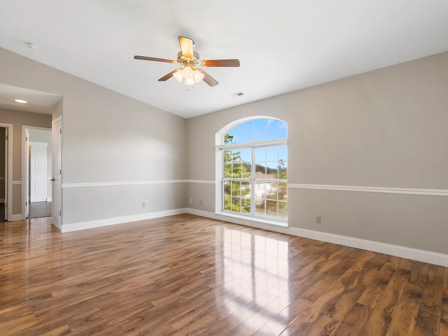 2 bed, 965 sqft, $1,525 — Photo 4