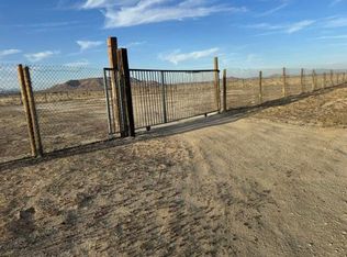 Sue Ave, Rosamond, CA 93560