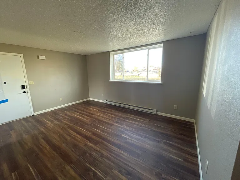 125 E 1st St #2 — Photo 11