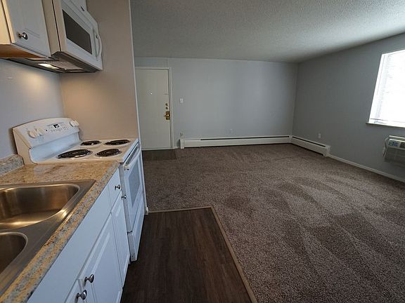 5th image of 758 Clarkson St