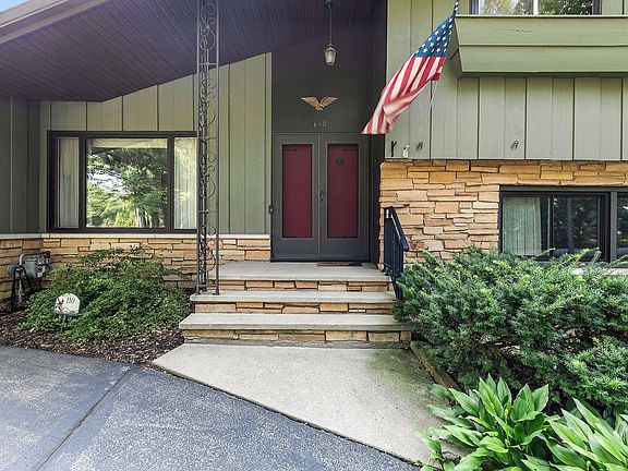 2nd image of 110 Woodside Ct