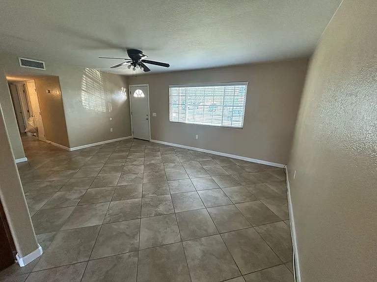 1662 Aurora Dr — Photo 5