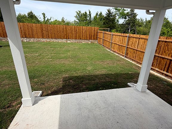 4th image of 2203 Rannoch St