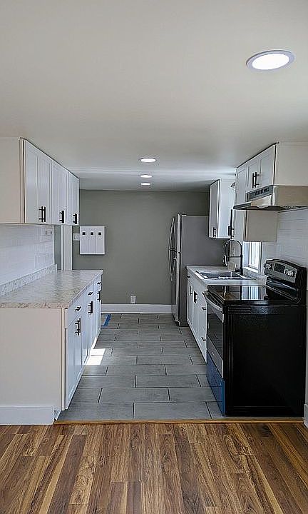 1st image of 9107 Moulin Ave NE