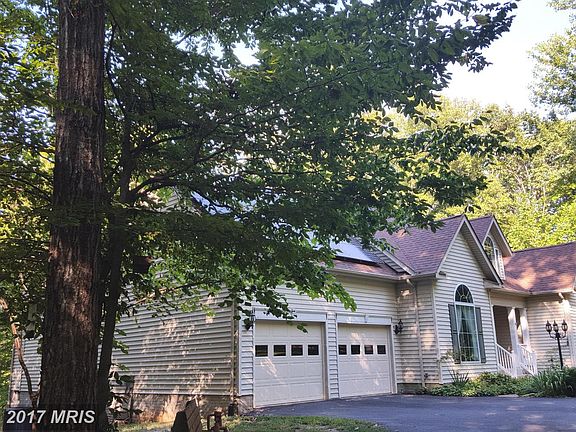 3rd image of 555 Fisher Dr