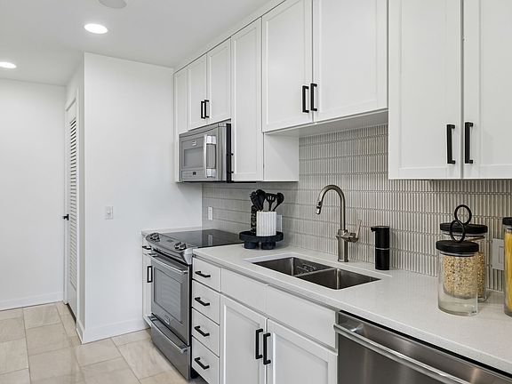 5th image of 1212 Laurel St APT 406