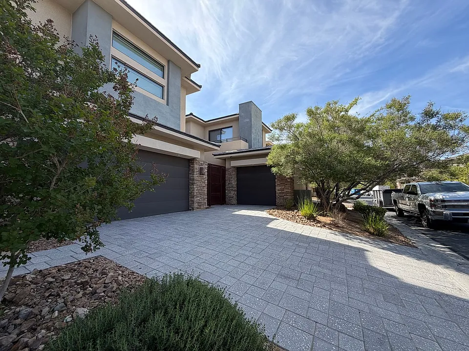 66 Pristine Glen St