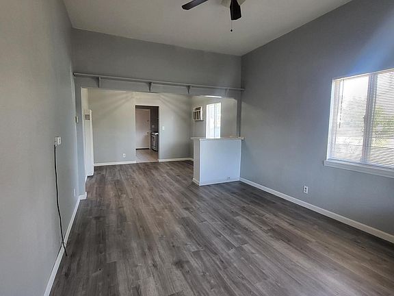 5th image of 828 S Carroll Ave