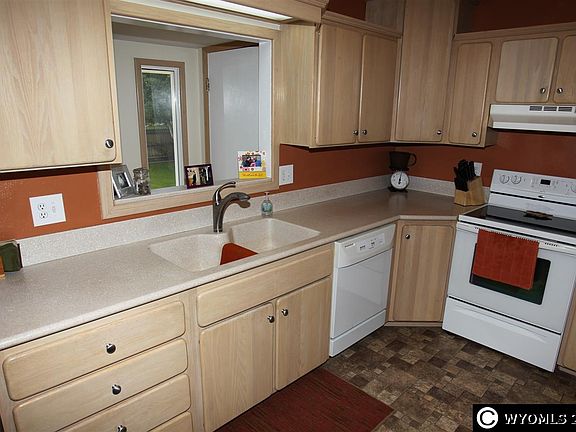 5th image of 1601 Yellowstone Ave