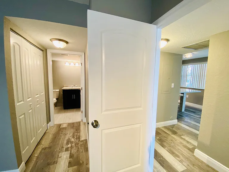 2831 N Oakland Forest Dr — Photo 11
