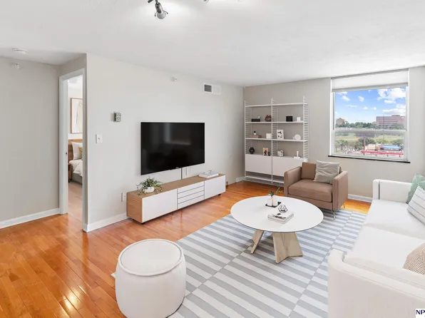 105 N 31st Ave APT 607, Omaha, NE 68131