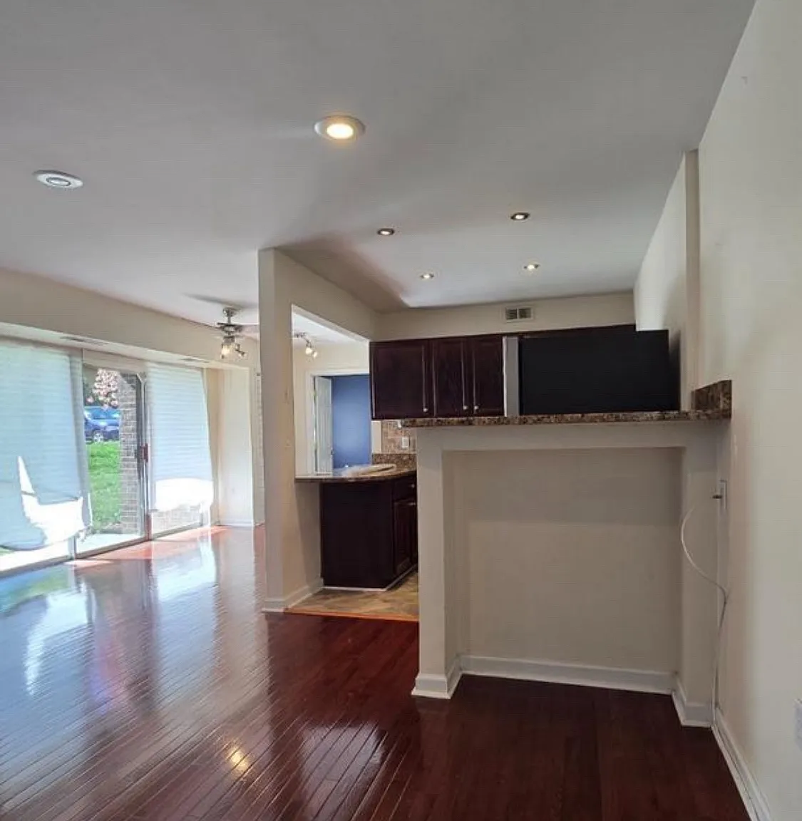 1 bed, 707 sqft, $1,795 — Photo 3