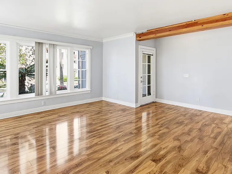 222 N New Hampshire Ave — Photo 8