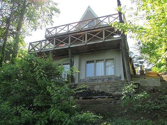 Island Creek Road View
