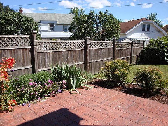 Side Yard Patio with Fencing