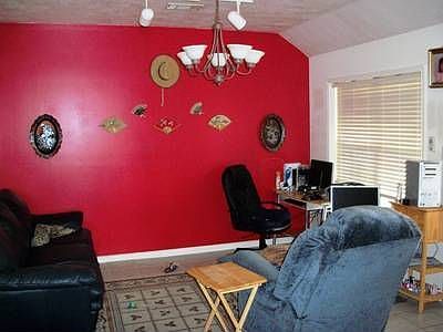 4th image of 1227 Katy Ln