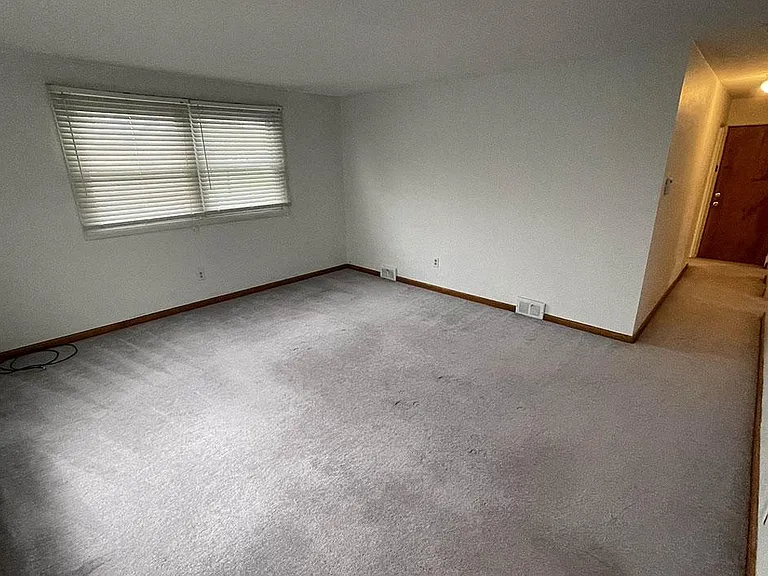 R2617 Bedford St #5 — Photo 2