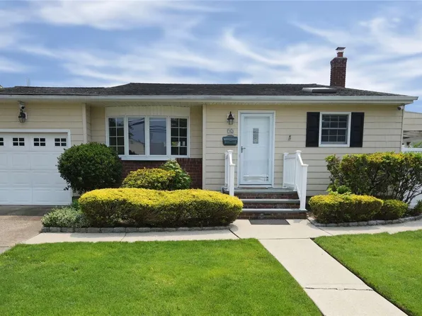 92 Lockwood Avenue, Farmingdale, NY 11735