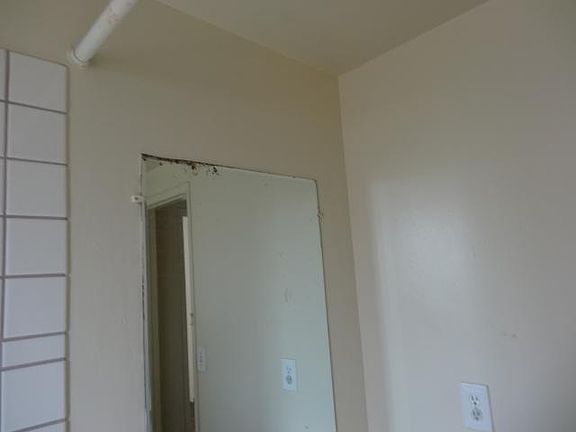 5th image of 621 E Mayberry Ave
