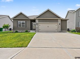 4319 Brook Dr, Bellevue, NE 68123