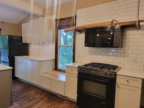 5th image of 563 Chenango St