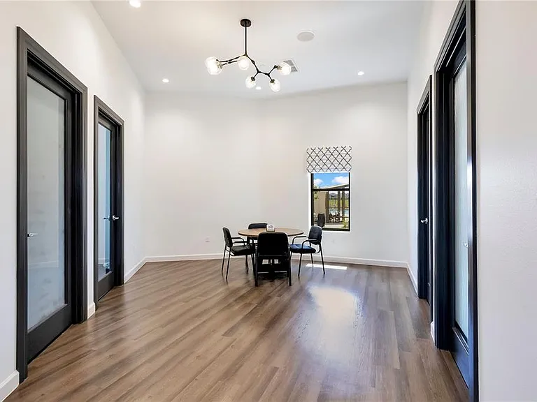 2642 Runners Cir — Photo 63